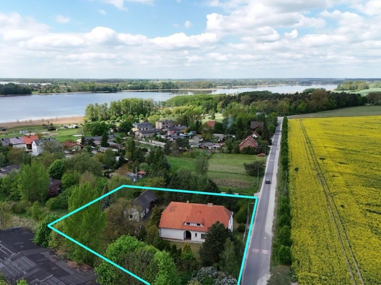 Piękna działka zabudowana starą szkołą przy jeziorze ul. Wioślarska, Zborowo